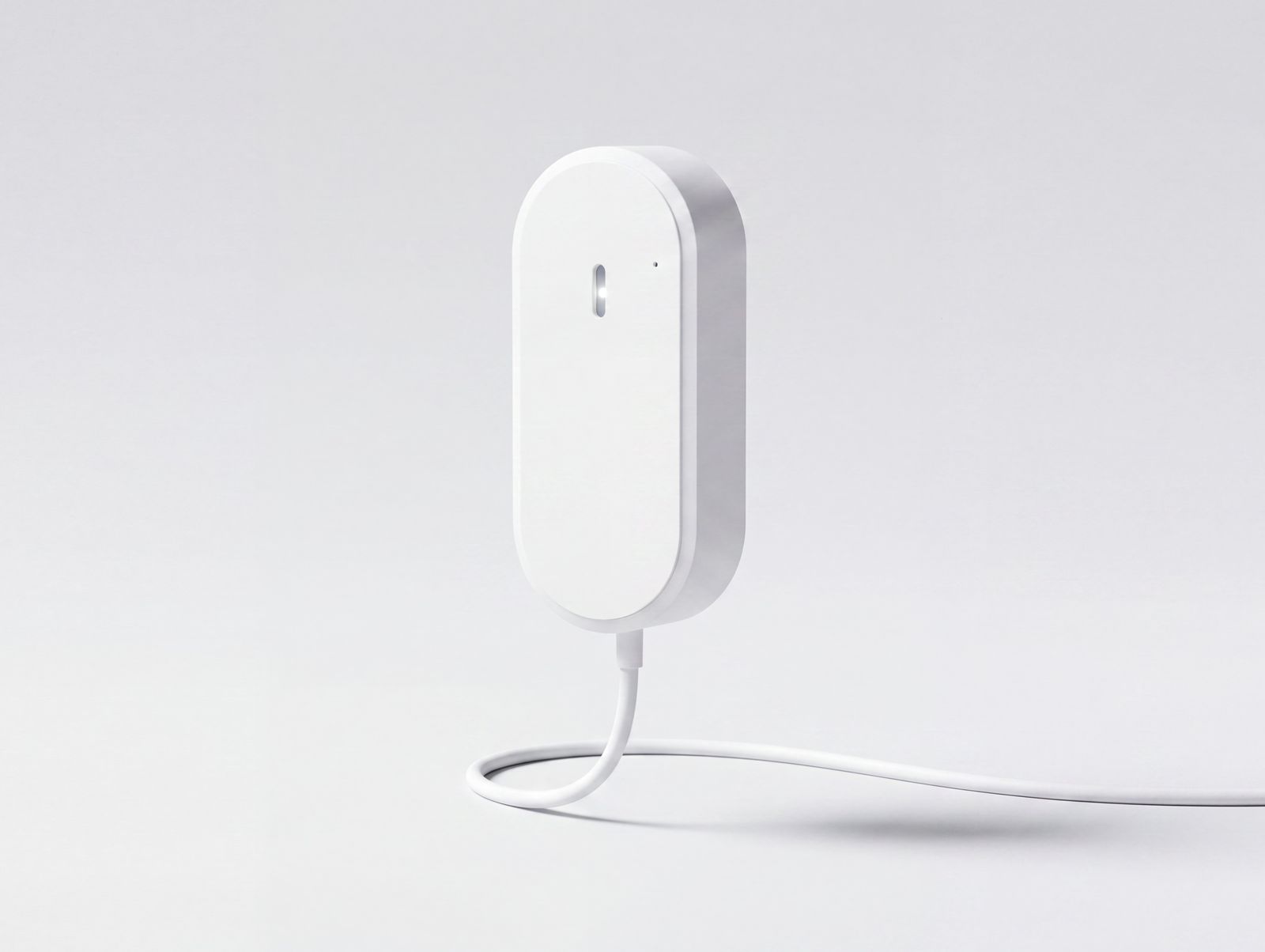 Wireless water leak detector with its split sensing probe